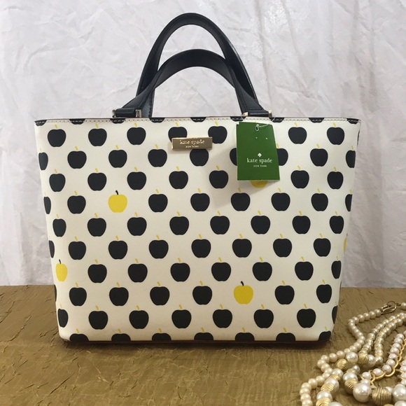 kate spade Handbags - Kate Spade New York Apple Bag